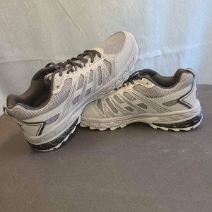 Bomkinta road running shoes